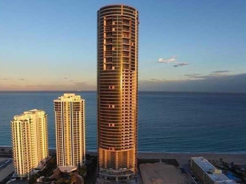 18555 Collins Ave - Florida - Sunny Isles Beach - 33160